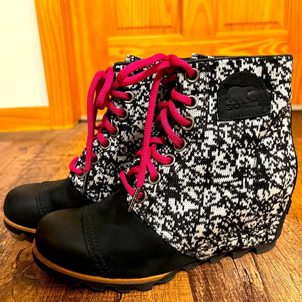 Sorel PDX wedge boot